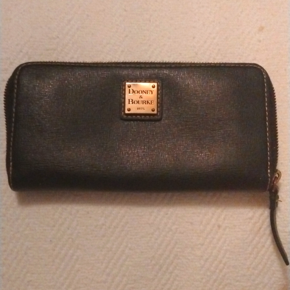 Dooney & Bourke black large
